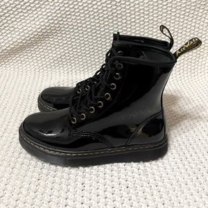 Dr. Martens womens zavala combat boot black size 8